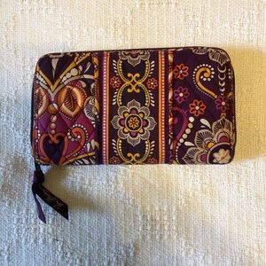 Vera Bradley, accordion wallet in Safari Sunset